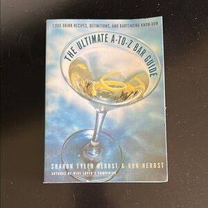 The Ultimate A-to-Z Bar Guide Book